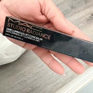 Nw20 MAC Cosmetics Studio Radiance Concealer